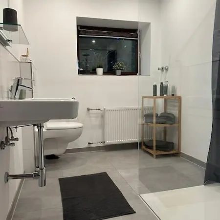Schoene Im Gruenen Nah Zur Messe Apartment