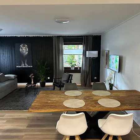Schoene Im Gruenen Nah Zur Messe Apartment